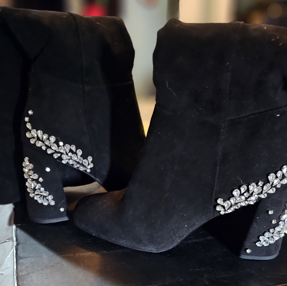 Boots - Picture 2 of 3